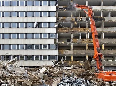 déconstruction d'un bâtiment amianté