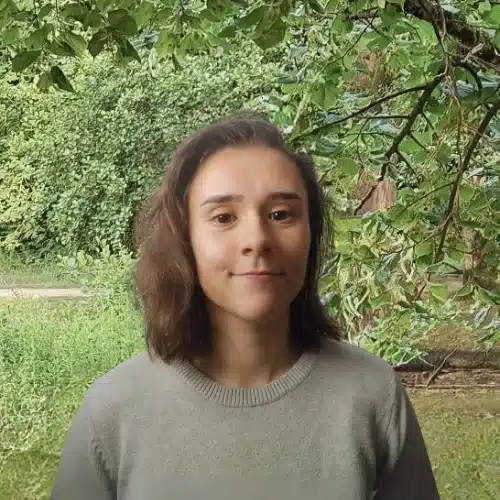 madeline REBOUL dans un foret